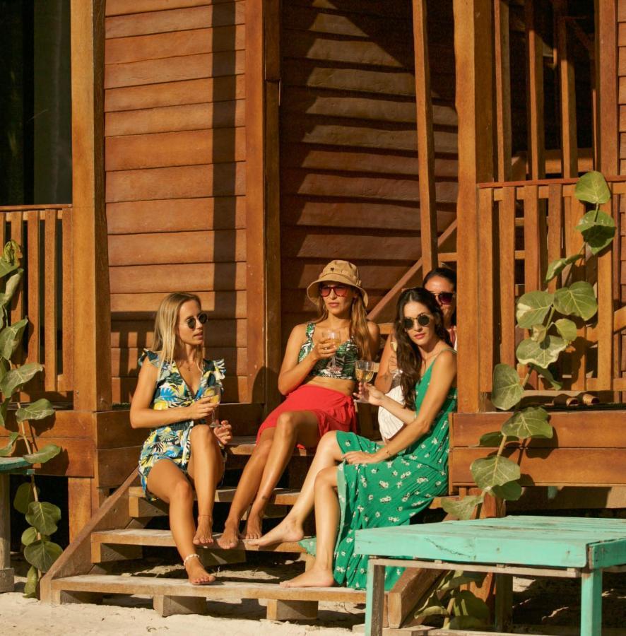 El Regalo El Cuyo Hotel Exterior photo